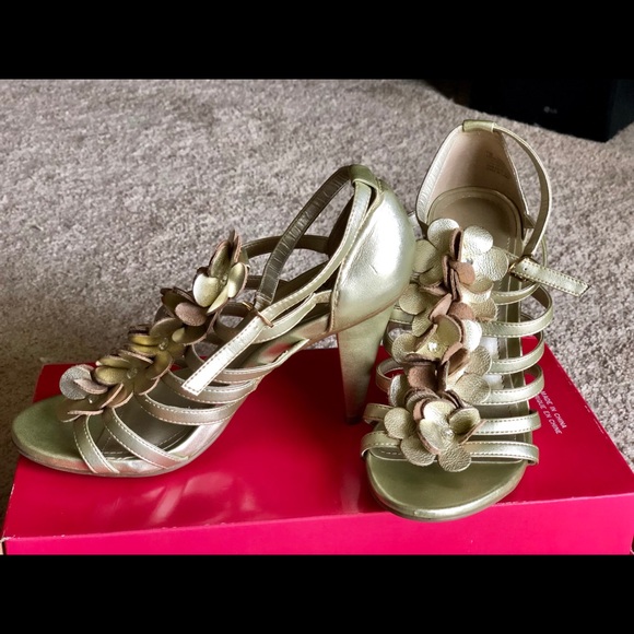 Kenneth Cole Reaction Shoes - LIKE NEW: Kenneth Cole Reaction heels Kenneth Cole Reaction Shoes - LIKE NEW: Kenneth Cole Reaction heels
